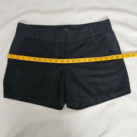 The Limited Women's Boho Black Floral Lace Crochet Tailored Shorts Size 10 - Picture 9 of 10